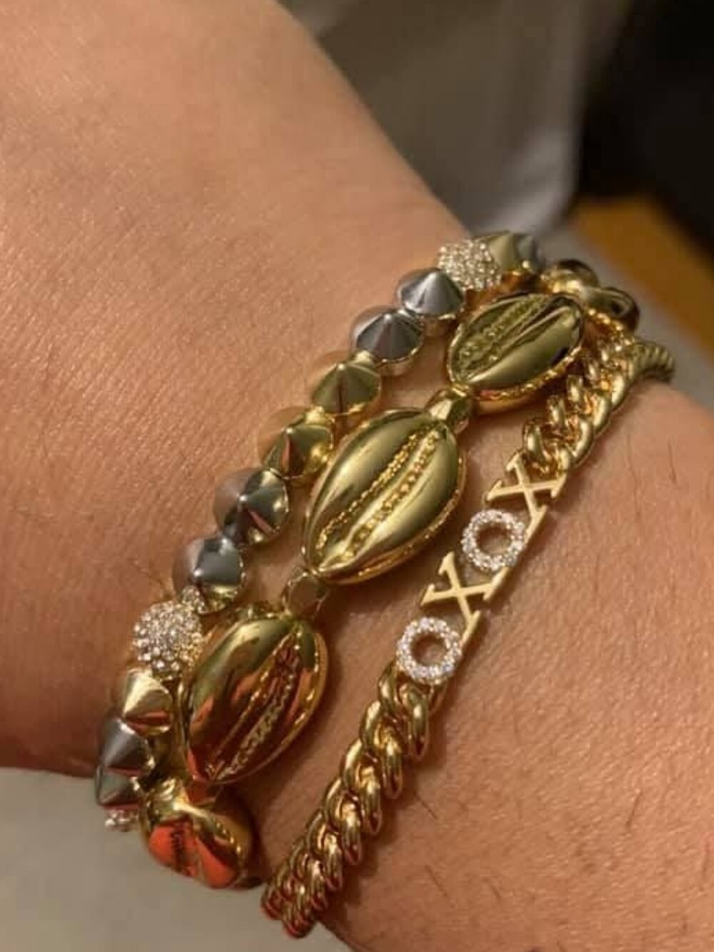 Stella & Dot Sea Shock Gold Cowrie Shell Stretch Bracelet